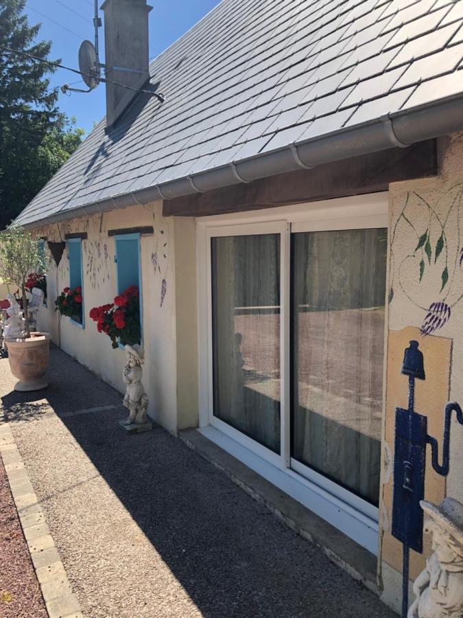 Vila Maison Du Bonheur Saint-Mards-de-Fresne Exteriér fotografie
